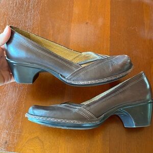 Leather Clarks Artisan Heel